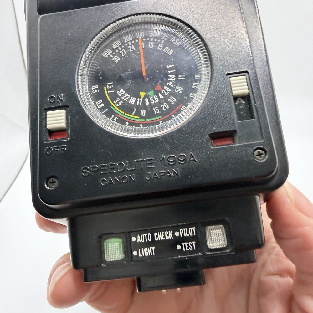 Vintage Canon Speedlite 199A Shoe Mount Flash Photography Equipment - Picture 7 of 16